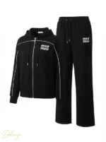 ست سویشرت زیپ‌دار و شلوار زنانه ترک طرح MIU MIU - تصویر 6