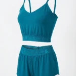 ست تاپ بندی و شورتک نخی MYBEN با لبه‌دوزی توری گل‌دار